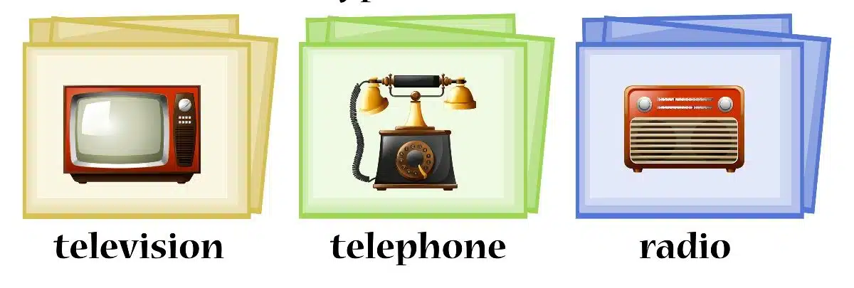 Flashcards can be used for vocabulary games