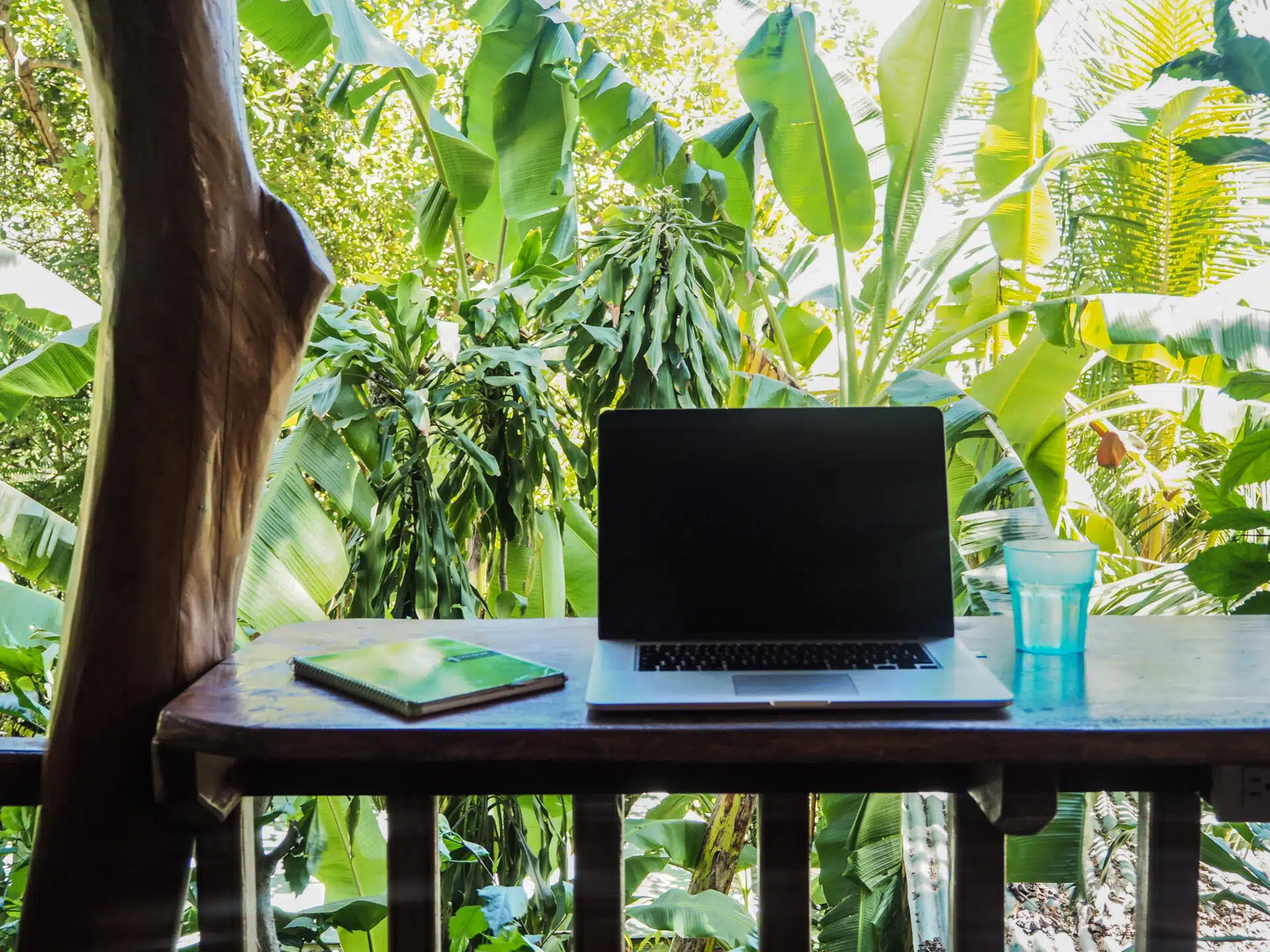 online work from home AdobeStock 201693542
