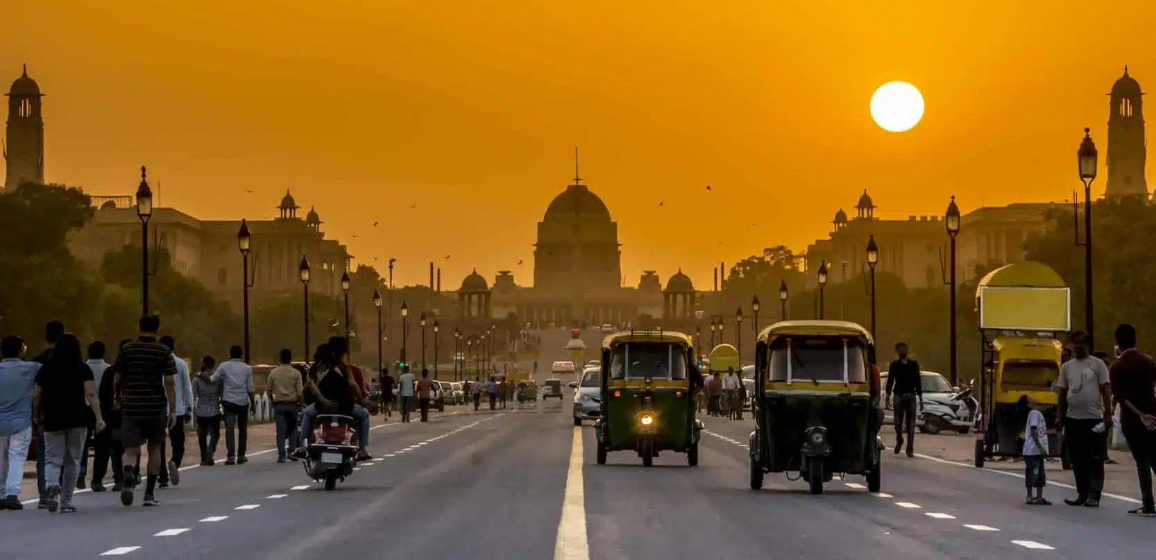 five reasons you should quit your 9-5 and become a TEFL teacher.