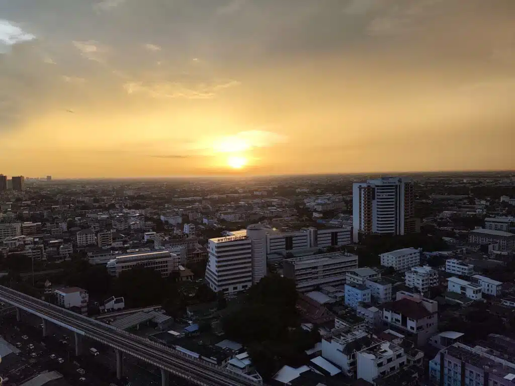 teaching in thailand realities
